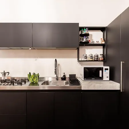 Apartment Chic And Style In Historical Via Giulia