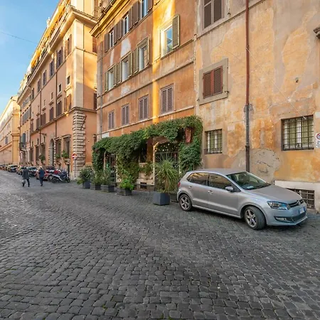 Chic And Style In Historical Via Giulia