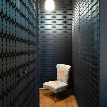 Apartment Chic And Style In Historical Via Giulia