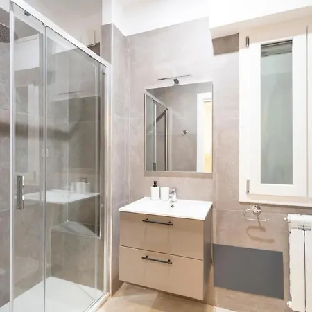 Easystayrome 10 Pax 3 Baths 1 Min From Metro Roma