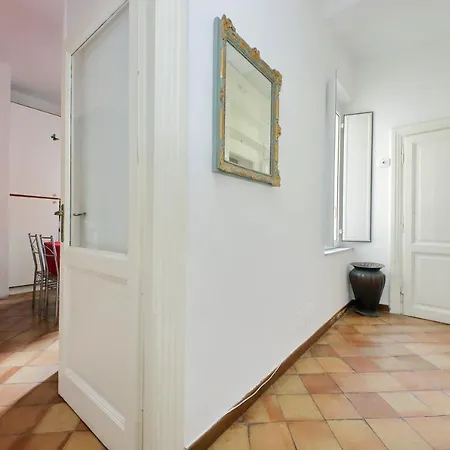 Navona Apartment, Large And Comfortable Apartment *