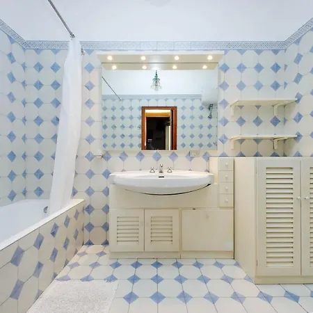 Navona Apartment, Large And Comfortable *