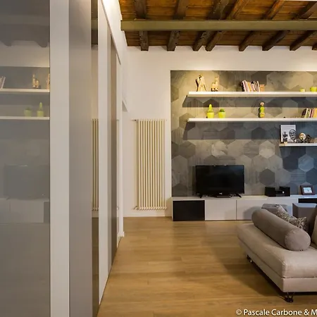 Chic, Stylish And Quiet At The Spanish Steps *