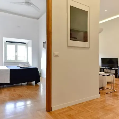 Stunning St.peter's Apartment Rome
