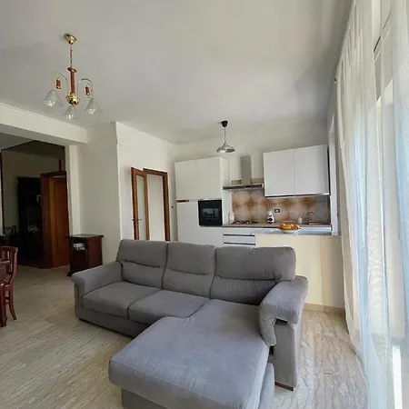 Sunny House Apartment *
