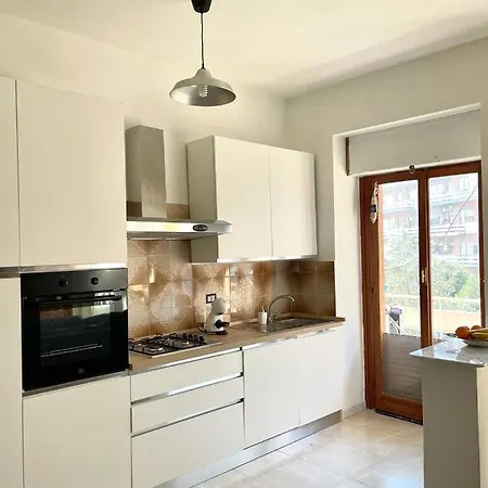 Sunny House Apartment