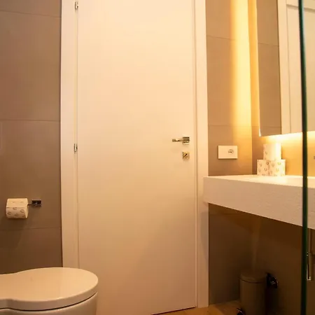 The Parliament - Exclusive Apartment Rom