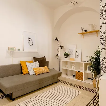 Apartment Domina Colosseum *