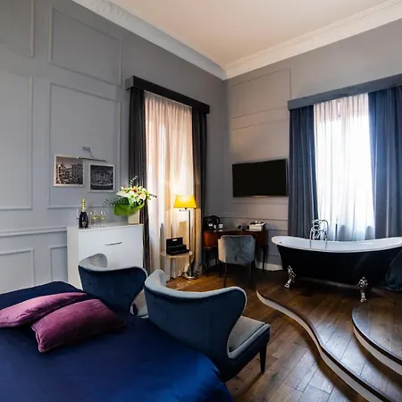 Relais San Lorenzo In Lucina Rzym