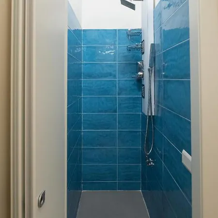 Two-roomed Flat In The Heart Of - Termini