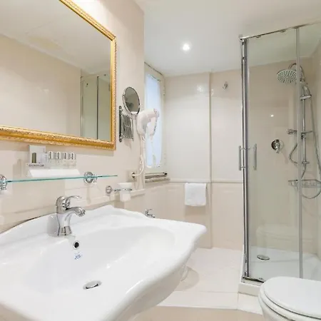 Dimora Frattina Guest house Rome