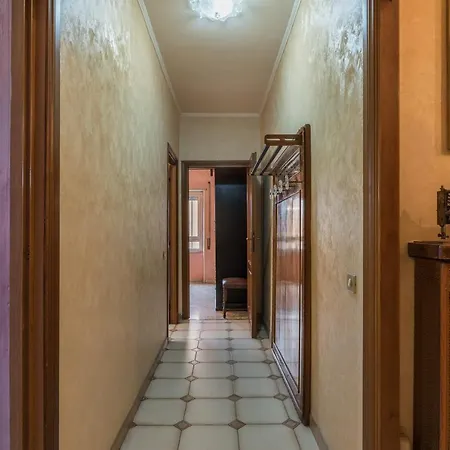 Appartamento Altido Classic Style Flat With Balcony *