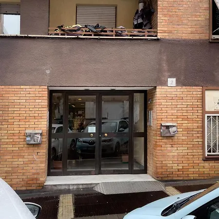Altido Classic Style Flat With Balcony Roma