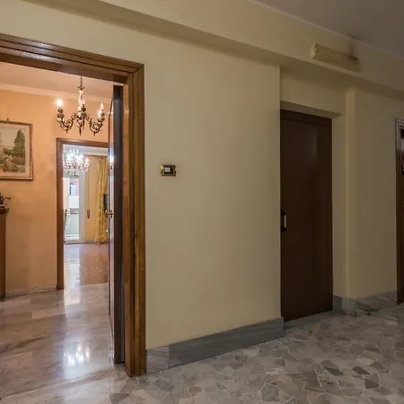 Altido Classic Style Flat With Balcony * Roma