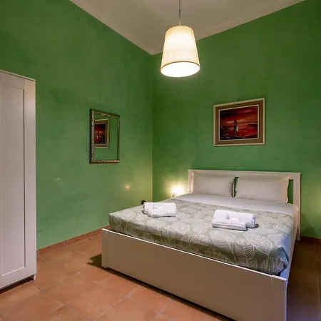 Ampio Con Vinili In Centro Storico Rome
