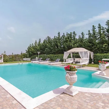 2 Bedroom Stunning In Rome