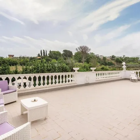 2 Bedroom Stunning In Rome