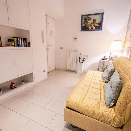 Refuge On Piazza Re Di Apartment Rome