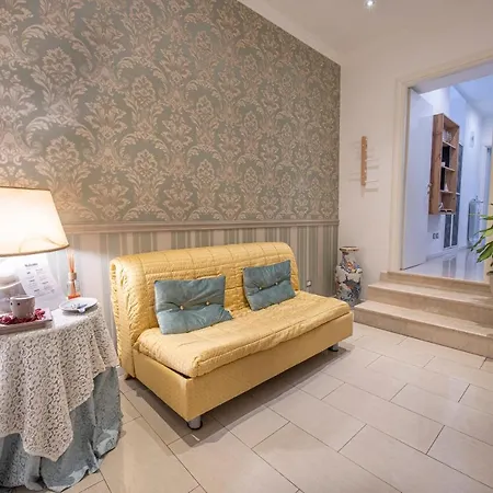 Refuge On Piazza Re Di Apartment