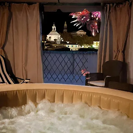 Colosseum House - Private Rooftop, Jacuzzi Hot Tub & View Appartamento Roma