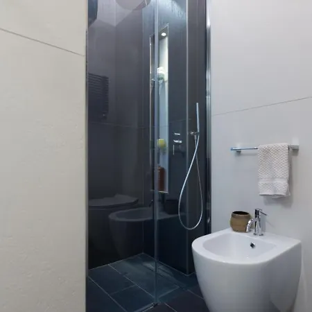 Apartment Chic, Stylish And Quiet At The Spanish Steps Rome