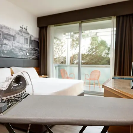 Hotel Occidental Aran Park 4*