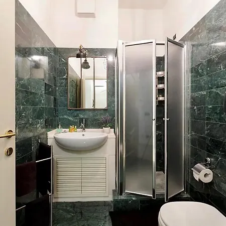 Sweethome Crispi Apartment
