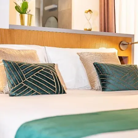 Castel Sant Angelo Luxury And Tour Apartment