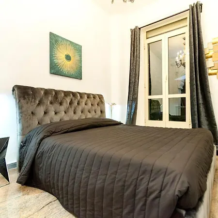 Navona Artist 7 * Rome