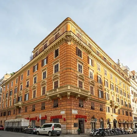 Ampio Con Vinili In Centro Storico