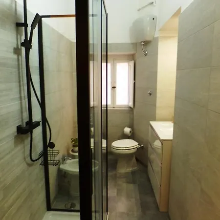 Del Leone Apartment *