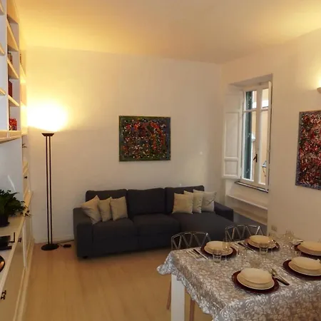 Del Leone Apartment *