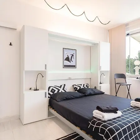 2 Bedroom Stunning In Holiday home Rome