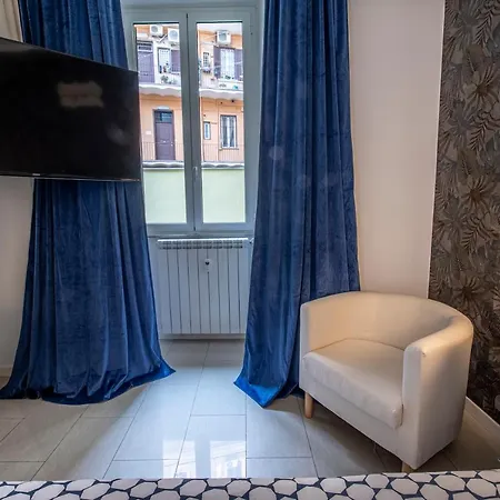 Refuge On Piazza Re Di Apartment