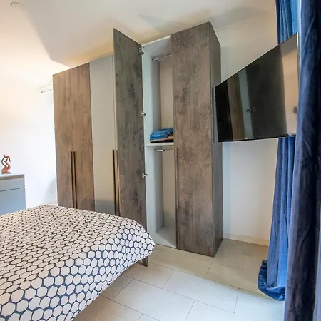 Refuge On Piazza Re Di Apartment Rome