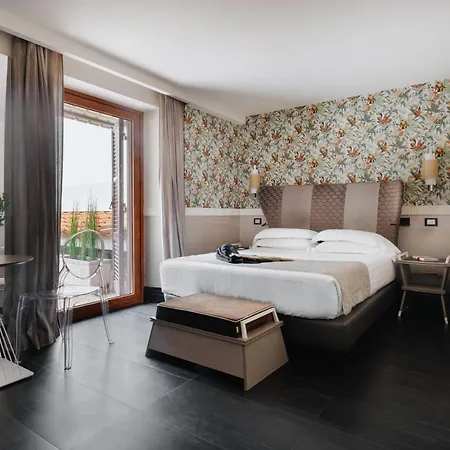 Unica Aparthotel Rome