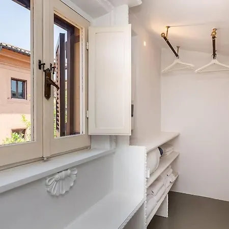 Condotti Loft Apartment Rome