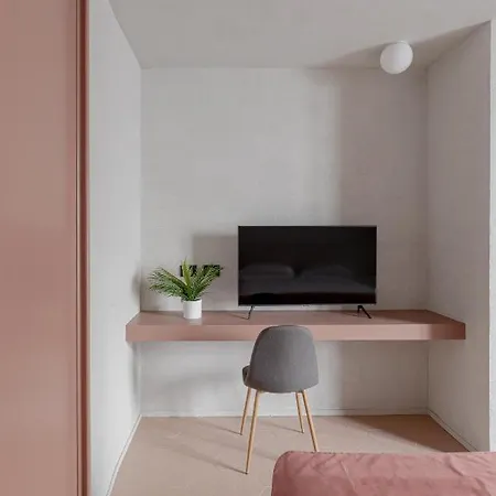 Apartment Design With Private Pool In Campo Dei Fiori