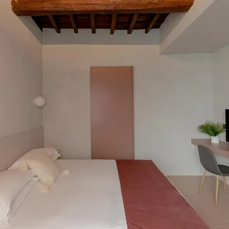 Design With Private Pool In Campo Dei Fiori Apartment *