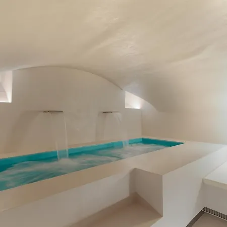 Apartment Design With Private Pool In Campo Dei Fiori *