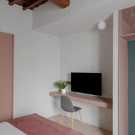 Design With Private Pool In Campo Dei Fiori Apartment