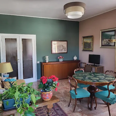 Boutique Maison - Pentimalli 84 Apartment Rome