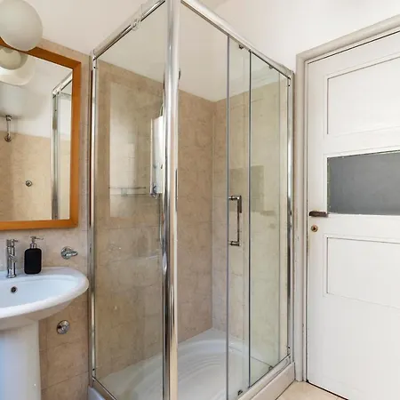 Hospitalityrome Artisti House * Rome