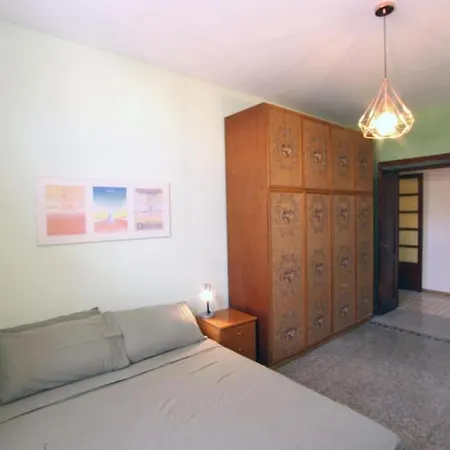 Sacconi Flat *