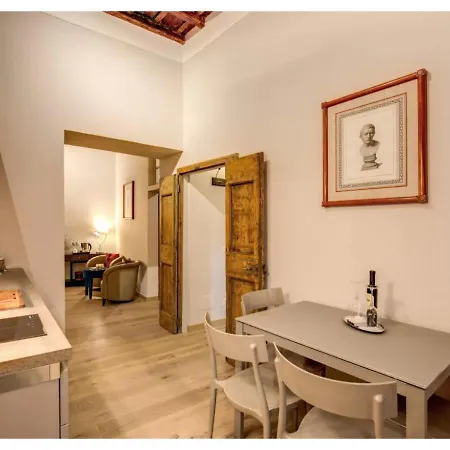 Giulia Apartment *