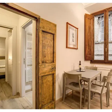 Giulia Apartment *