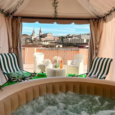 Colosseum House - Private Rooftop, Jacuzzi Hot Tub & View Roma