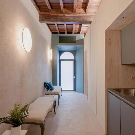 Apartment Design With Private Pool In Campo Dei Fiori *