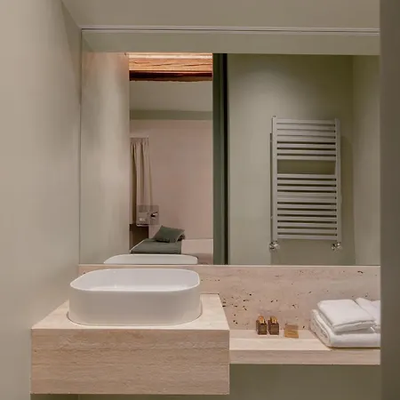 Design With Private Pool In Campo Dei Fiori Apartment