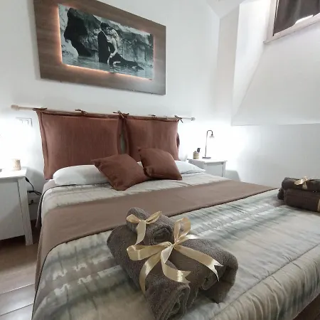 Domus Vatican Walls Apartment *
